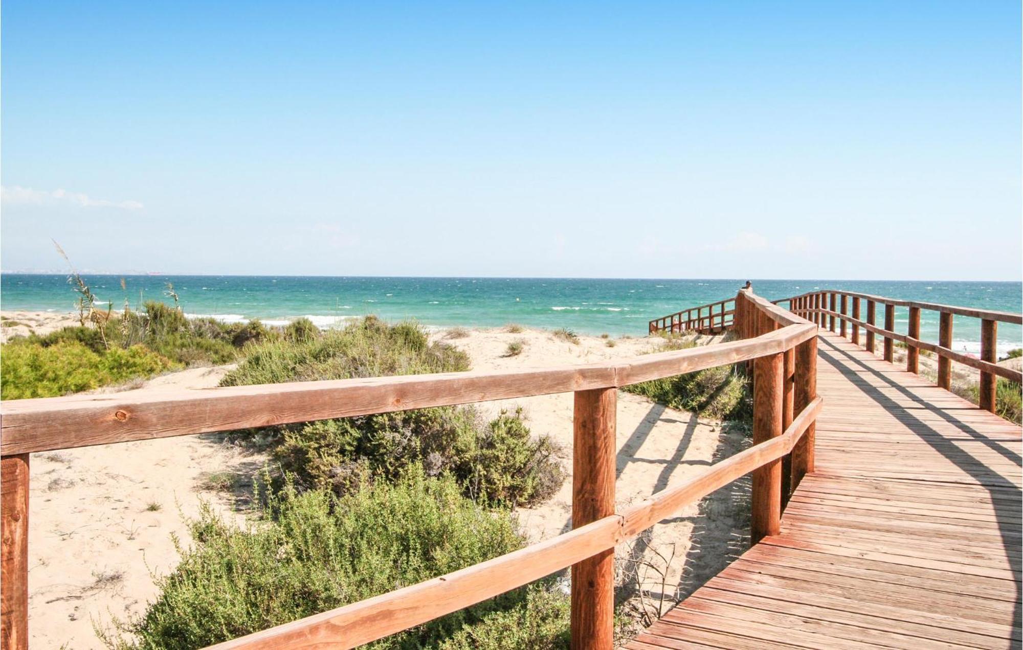 1 Bedroom Nice Apartment In Los Arenales Del Sol Exterior foto