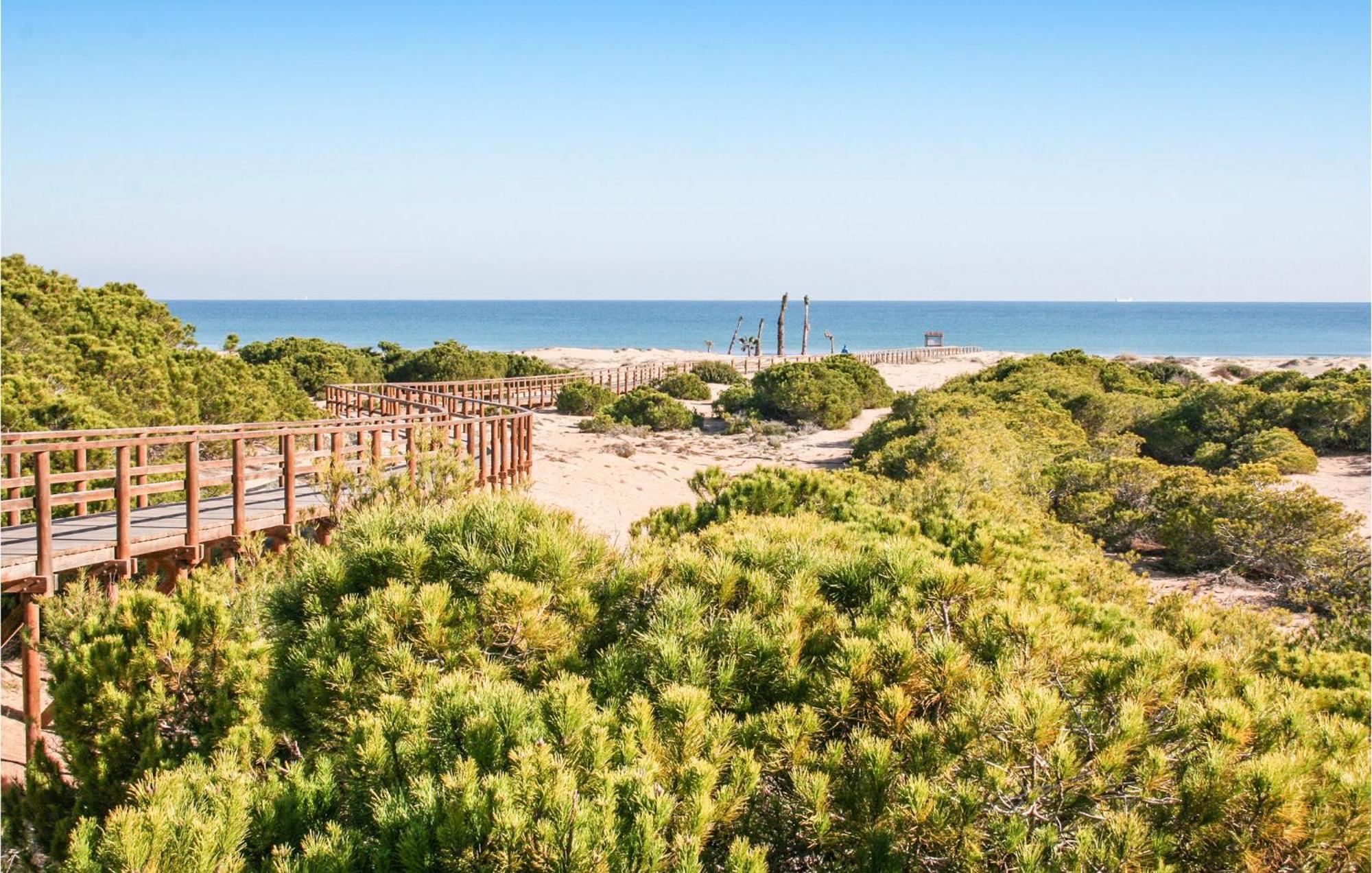 1 Bedroom Nice Apartment In Los Arenales Del Sol Exterior foto